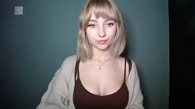 LuciaYoung online show from March 2026 07:20:02 PM