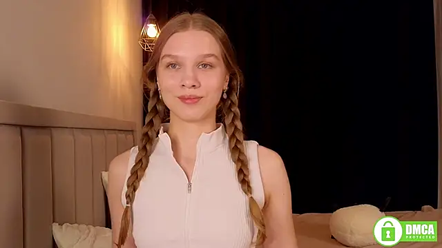 Snapshot of CutieBeauty chatting on September 2025 03:47:01 PM CutieBeauty online show from September 2025 03:47:01 PM