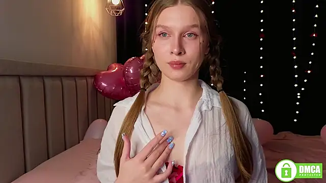 Snapshot of CutieBeauty chatting on February 2026 06:04:02 PM CutieBeauty online show from February 2026 06:04:02 PM