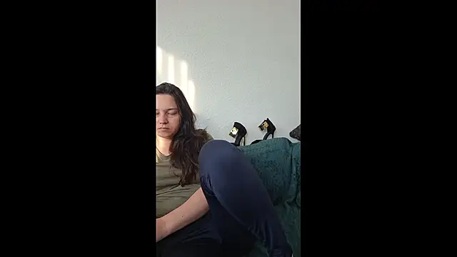 Cyndee Winter online show from September 2025 04:06:01 PM