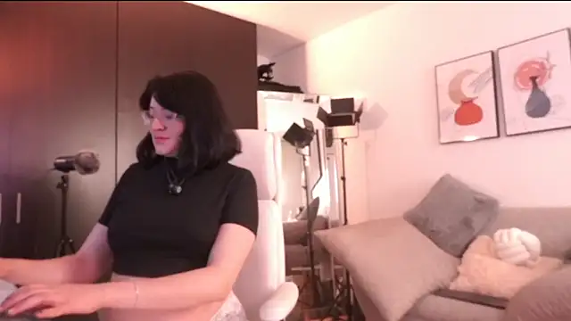 Snapshot of Anah_s chatting on December 2025 10:27:02 PM Anah s online show from December 2025 10:27:02 PM