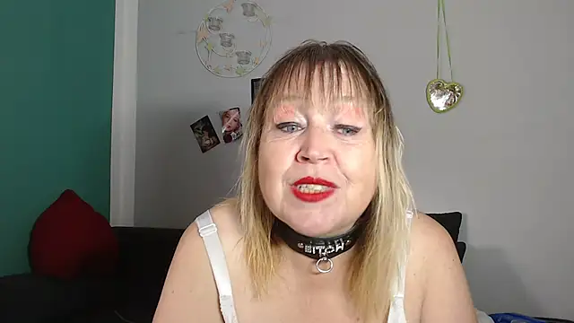 Snapshot of Blasflittchen chatting on September 2025 12:49:02 PM Blasflittchen online show from September 2025 12:49:02 PM
