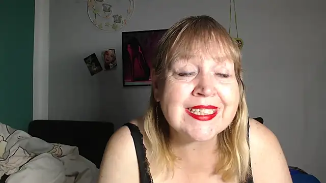 Snapshot of Blasflittchen chatting on October 2025 09:24:01 PM Blasflittchen online show from October 2025 09:24:01 PM