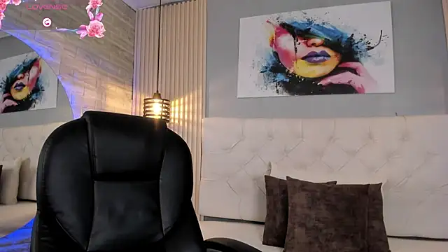 emma  smith1 online show from September 2025 12:29:01 PM