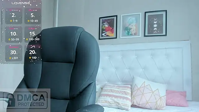 emma  smith1 online show from April 2026 12:17:01 PM