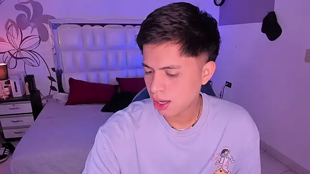 Snapshot of Niicky1_ chatting on December 2024 08:27:01 PM Niicky1  online show from December 2024 08:27:01 PM