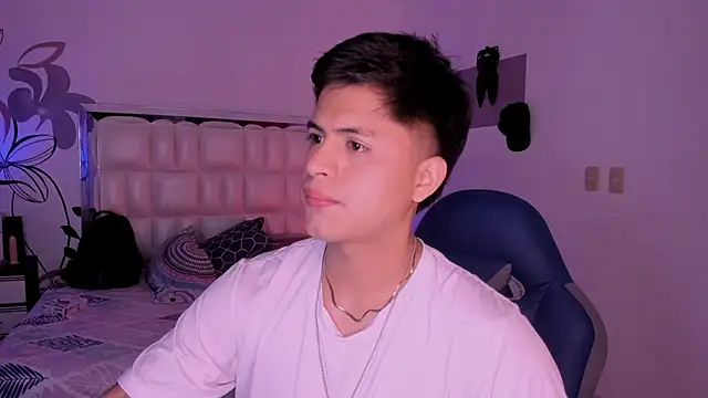 Snapshot of Niicky1_ chatting on January 2025 08:33:01 PM Niicky1  online show from January 2025 08:33:01 PM