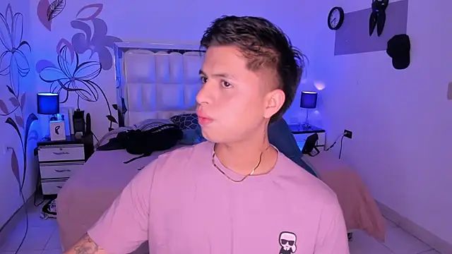 Snapshot of Niicky1_ chatting on February 2025 08:30:01 PM Niicky1  online show from February 2025 08:30:01 PM