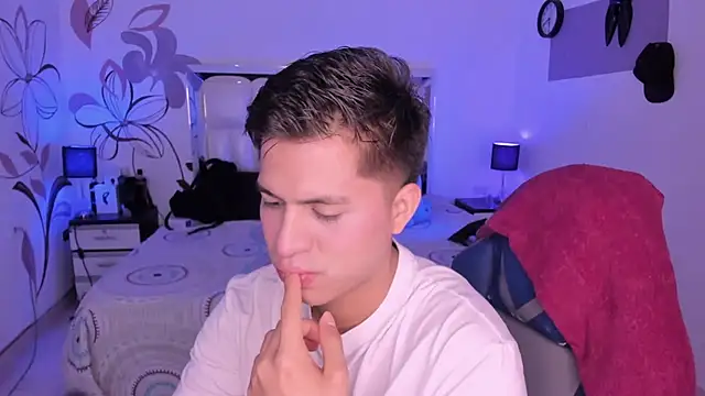 Snapshot of Niicky1_ chatting on February 2025 09:14:01 PM Niicky1  online show from February 2025 09:14:01 PM