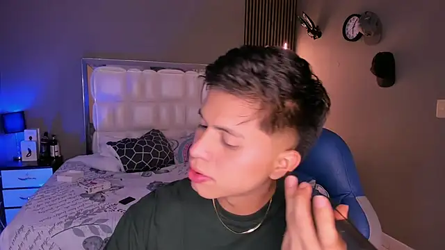 Snapshot of Niicky1_ chatting on March 2025 09:05:02 PM Niicky1  online show from March 2025 09:05:02 PM