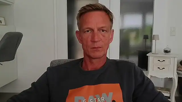 Snapshot of dirks71 chatting on June 2026 01:57:02 PM dirks71 online show from June 2026 01:57:02 PM