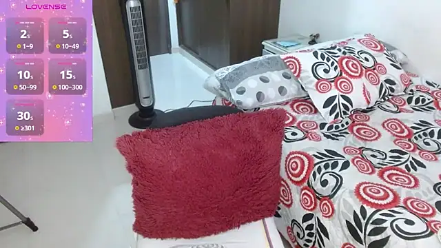 Snapshot of Daniella_Fellers chatting on January 2025 10:10:01 PM Daniella Fellers online show from January 2025 10:10:01 PM