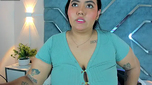 LucciaPorter online show from June 2026 03:13:01 PM