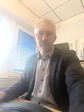 tom-swede online show from December 2024 01:06:01 PM