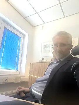 tom-swede online show from March 2025 04:04:02 PM