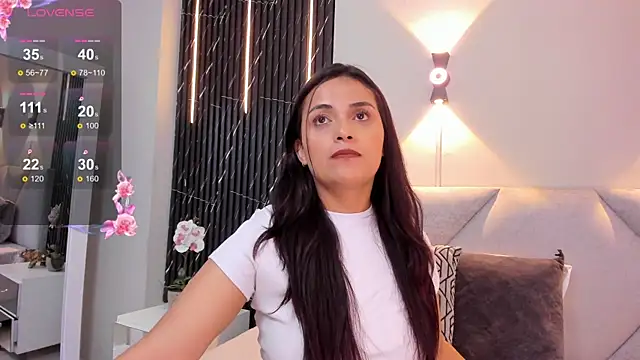 Snapshot of katrina_kaif_x chatting on March 2025 07:18:01 PM katrina kaif x online show from March 2025 07:18:01 PM