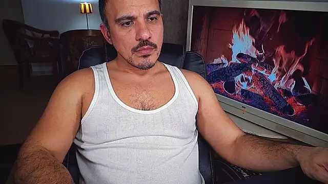 Snapshot of officeman7 chatting on January 2025 05:07:02 PM officeman7 online show from January 2025 05:07:02 PM