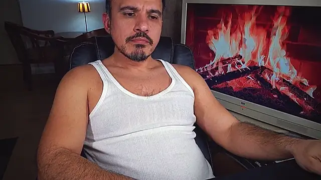 officeman7 online show from February 2025 05:07:02 PM