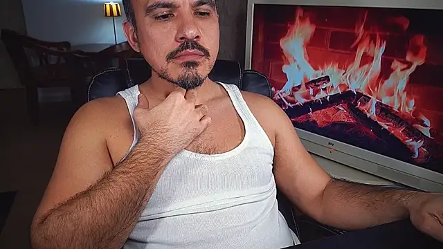 Snapshot of officeman7 chatting on February 2025 08:10:01 PM officeman7 online show from February 2025 08:10:01 PM