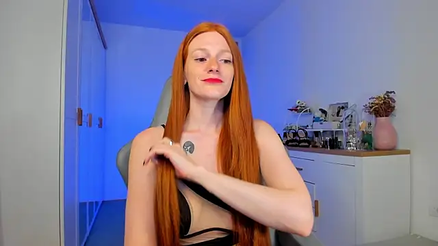 Snapshot of Aliceginger99 chatting on July 2026 01:14:02 PM Aliceginger99 online show from July 2026 01:14:02 PM