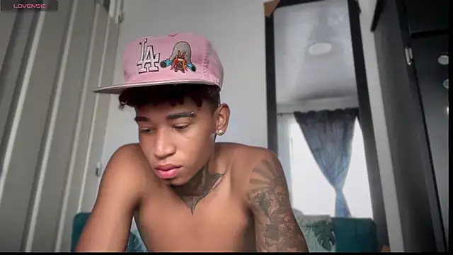 Snapshot of sexy_blacks_ chatting on November 2025 12:05:02 PM sexy blacks online show from November 2025 12:05:02 PM