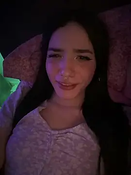 Snapshot of ShannonShanny chatting on March 2025 08:20:02 PM ShannonShanny online show from March 2025 08:20:02 PM