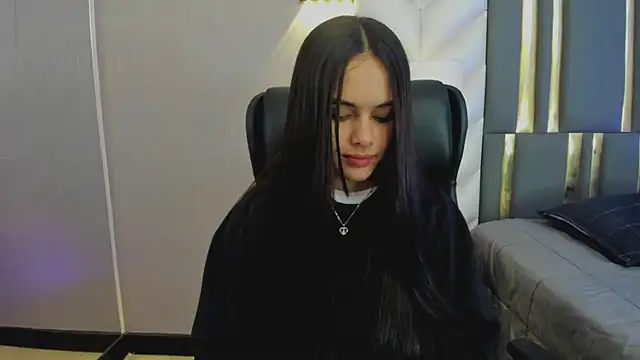 ChloeHarper  online show from April 2026 12:17:02 PM