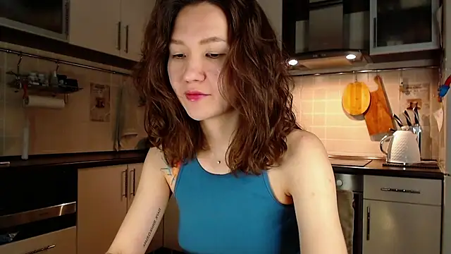 Kelly Yon online show from December 2024 09:02:02 PM