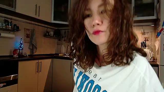 Kelly Yon online show from December 2024 09:04:02 PM