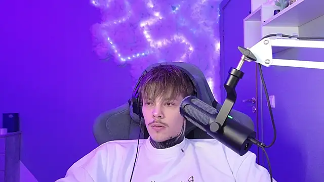 DENIS HERE online show from January 2025 08:16:01 PM