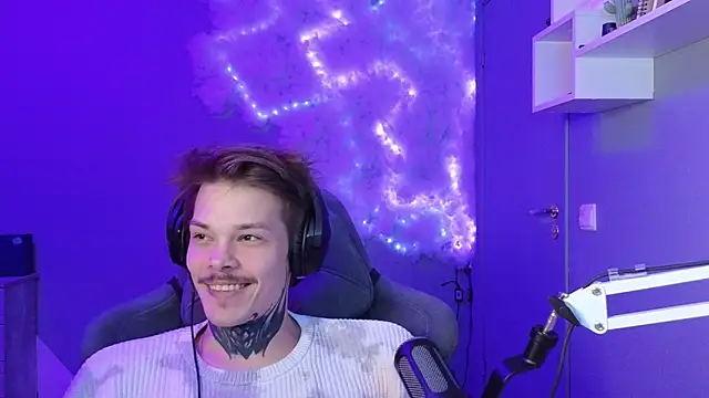 DENIS HERE online show from January 2025 03:58:01 PM