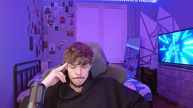 DENIS HERE online show from February 2025 08:45:02 PM