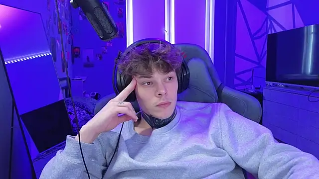 DENIS HERE online show from February 2025 12:01:02 PM