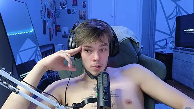 DENIS HERE online show from March 2025 08:32:02 PM