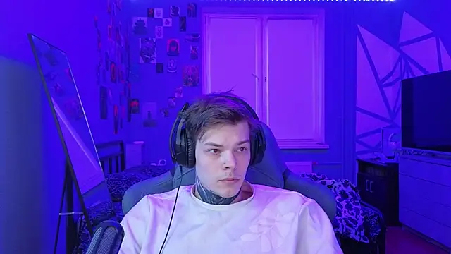 DENIS HERE online show from March 2025 03:23:02 PM