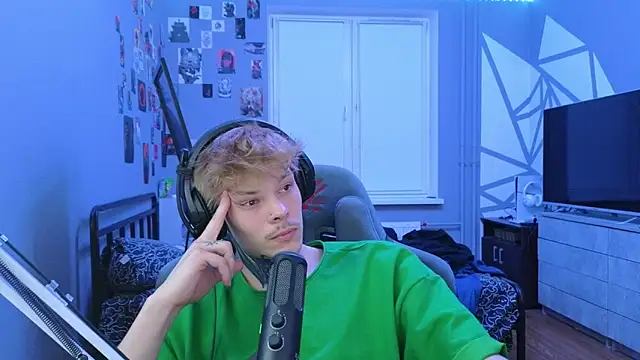 DENIS HERE online show from March 2025 08:37:02 PM