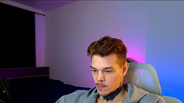 DENIS HERE online show from February 2026 06:26:01 PM