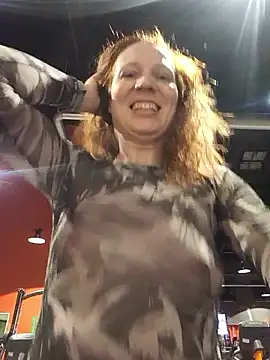 Exhibitionsplit online show from March 2026 10:53:01 PM