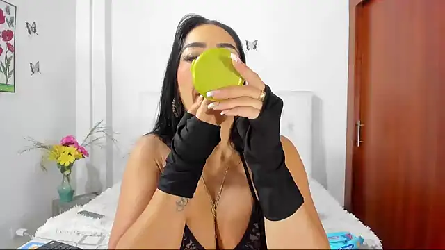 Snapshot of VenussVega chatting on February 2025 12:54:01 PM VenussVega online show from February 2025 12:54:01 PM