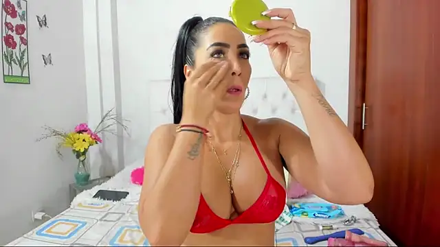 Snapshot of VenussVega chatting on February 2025 06:24:02 PM VenussVega online show from February 2025 06:24:02 PM