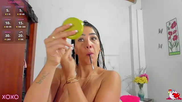 Snapshot of VenussVega chatting on October 2025 03:54:02 PM VenussVega online show from October 2025 03:54:02 PM