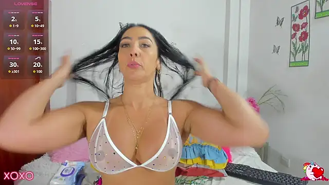 Snapshot of VenussVega chatting on November 2025 12:45:02 PM VenussVega online show from November 2025 12:45:02 PM