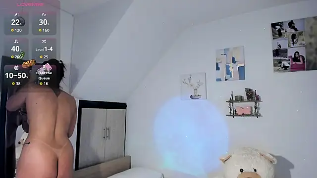 VeronikaOlsen online show from October 2025 01:00:02 PM