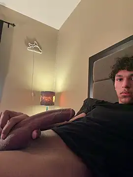 Skinnyywithbigdick online show from May 2026 09:32:02 PM