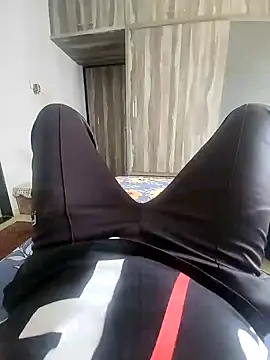 Snapshot of DesiRocco7 chatting on September 2025 06:47:02 AM DesiRocco7 online show from September 2025 06:47:02 AM