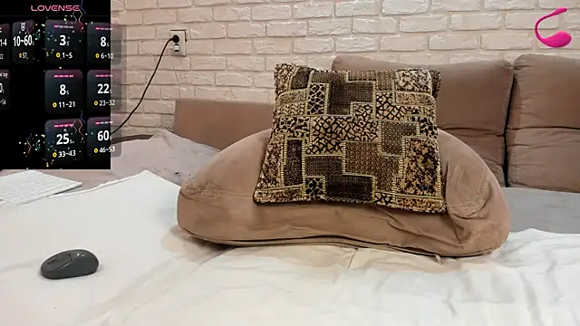 Snapshot of bushe1 chatting on November 2025 07:40:01 AM bushe1 online show from November 2025 07:40:01 AM