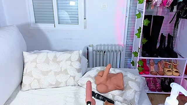 Tawny cox online show from January 2025 03:16:01 PM