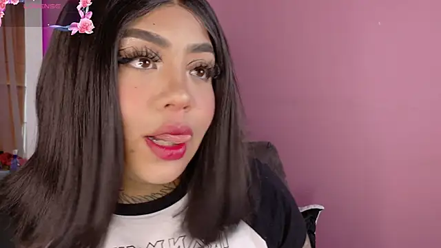 foxxy-lov3 online show from April 2026 02:39:02 PM