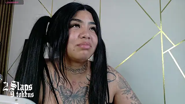 foxxy-lov3 online show from April 2026 10:45:02 PM