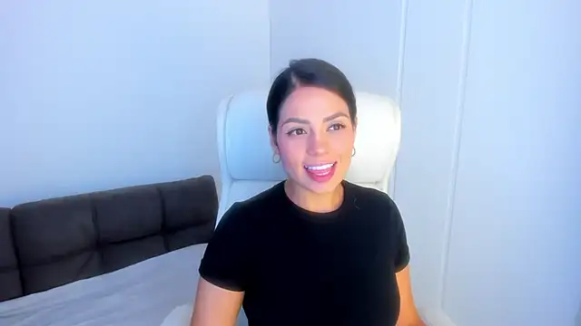 Snapshot of dominique21_ chatting on October 2025 03:48:01 AM dominique21  online show from October 2025 03:48:01 AM